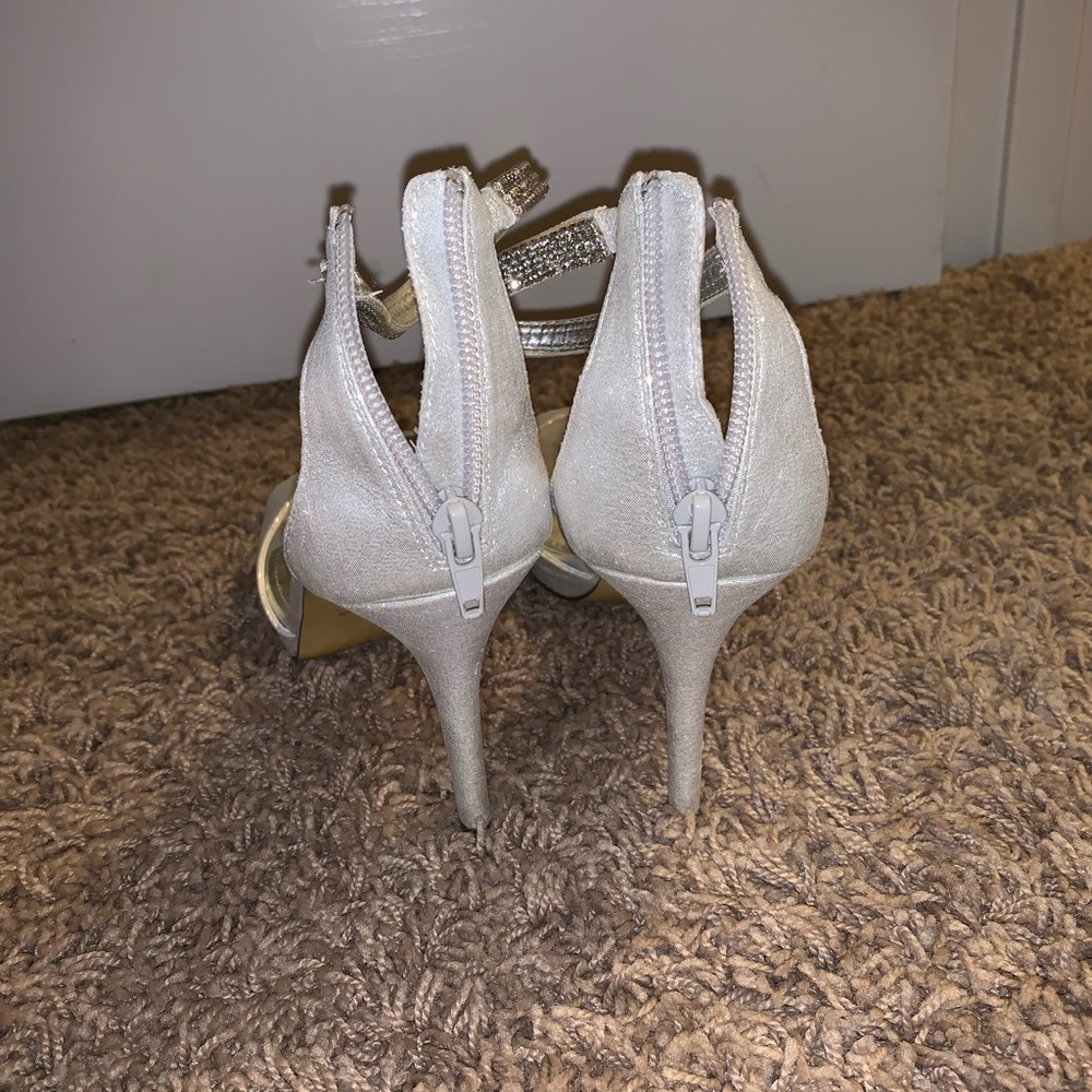 Heels - Picture 3 of 4